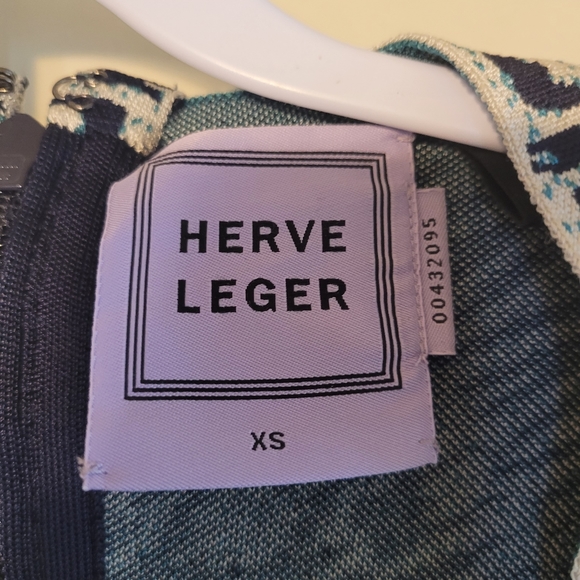 Beautiful Dress - Picture 5 of 8